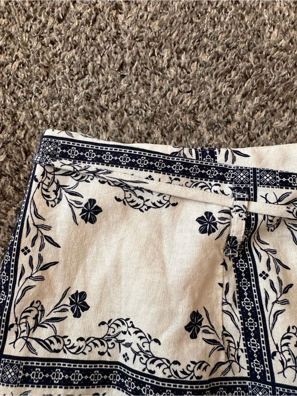 a new day White and Navy Floral Scallop Hem High-Waist Shorts - Picture 5 of 8